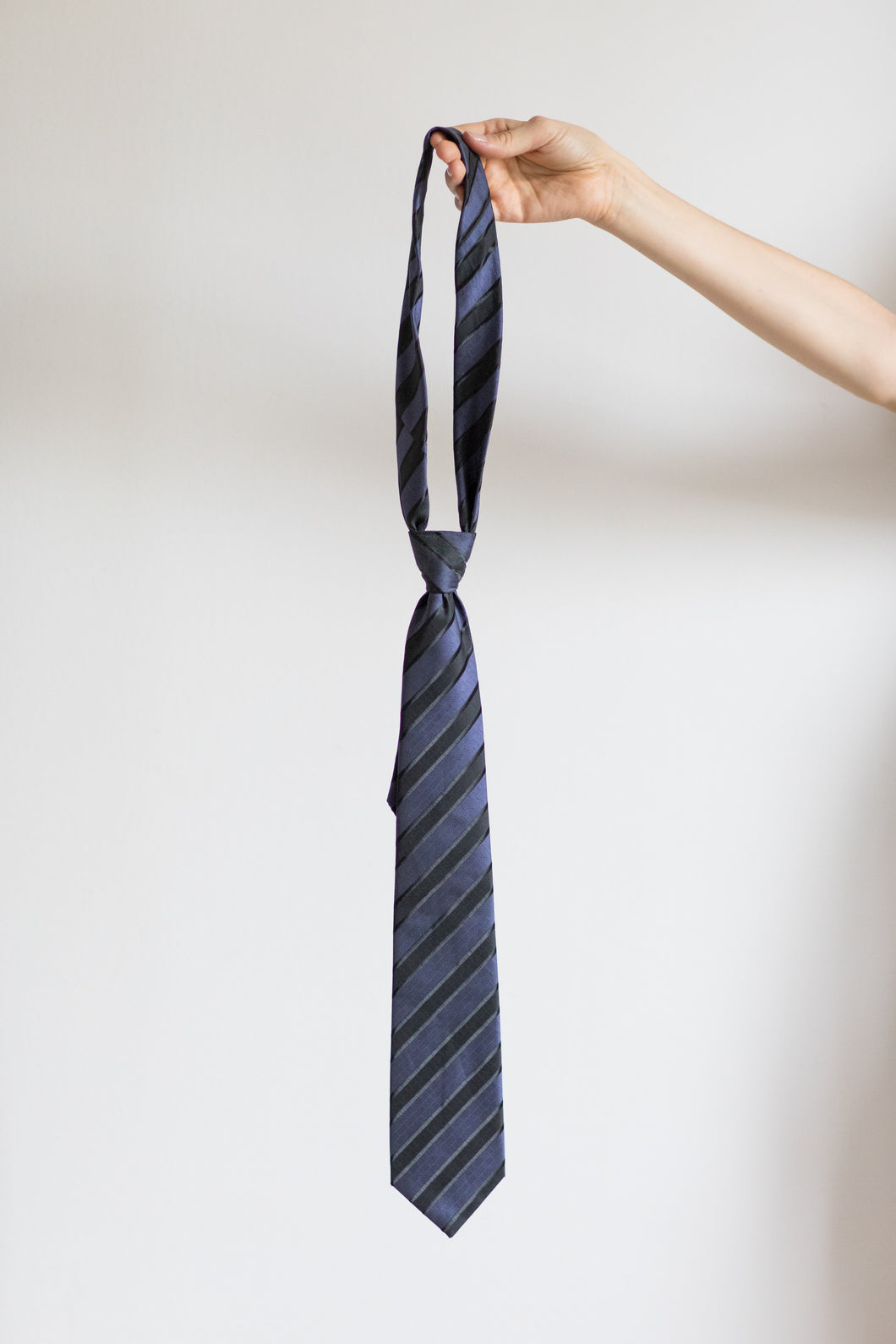pruhovaná kravata